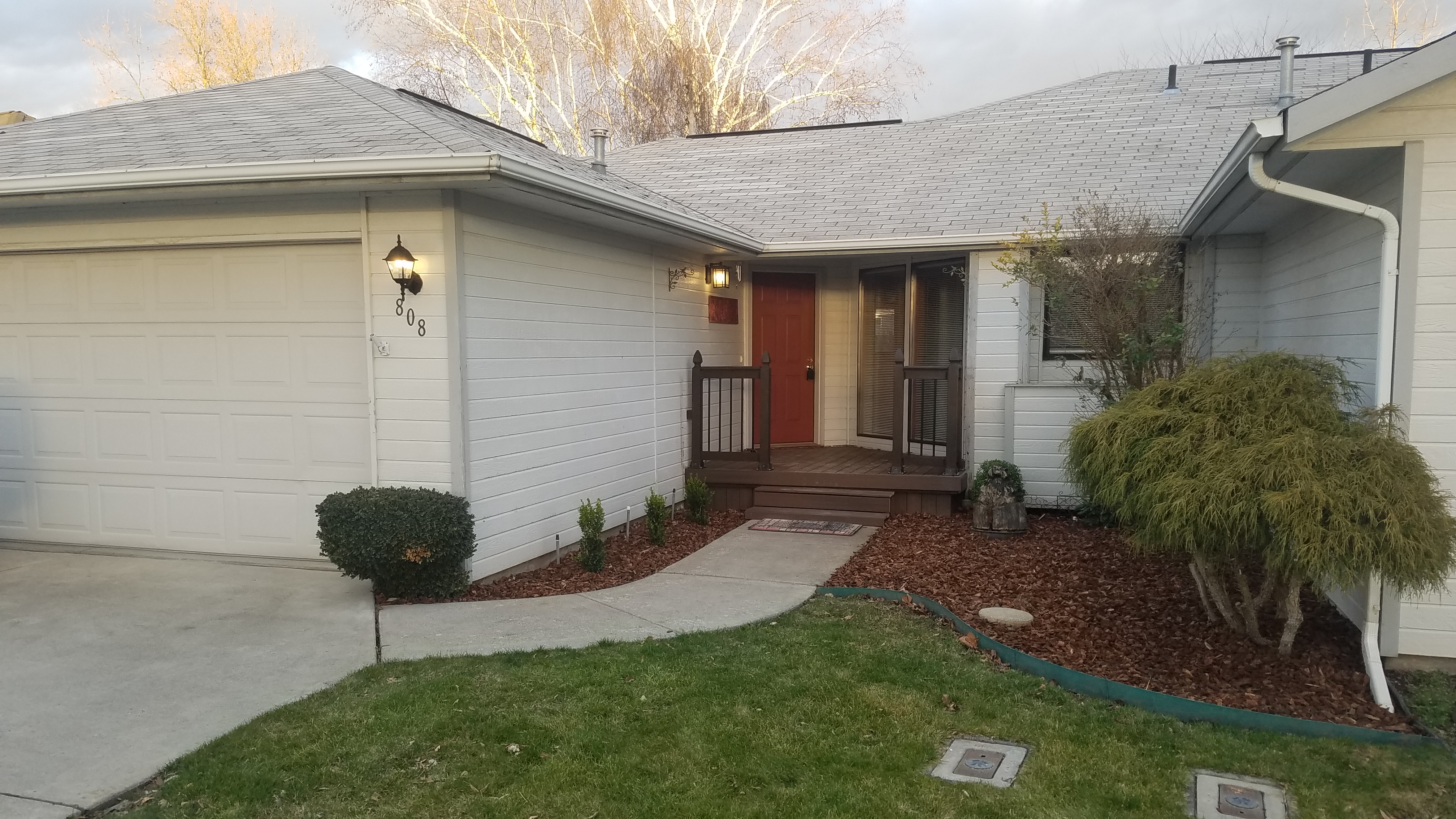 808 SE Sentry Dr.