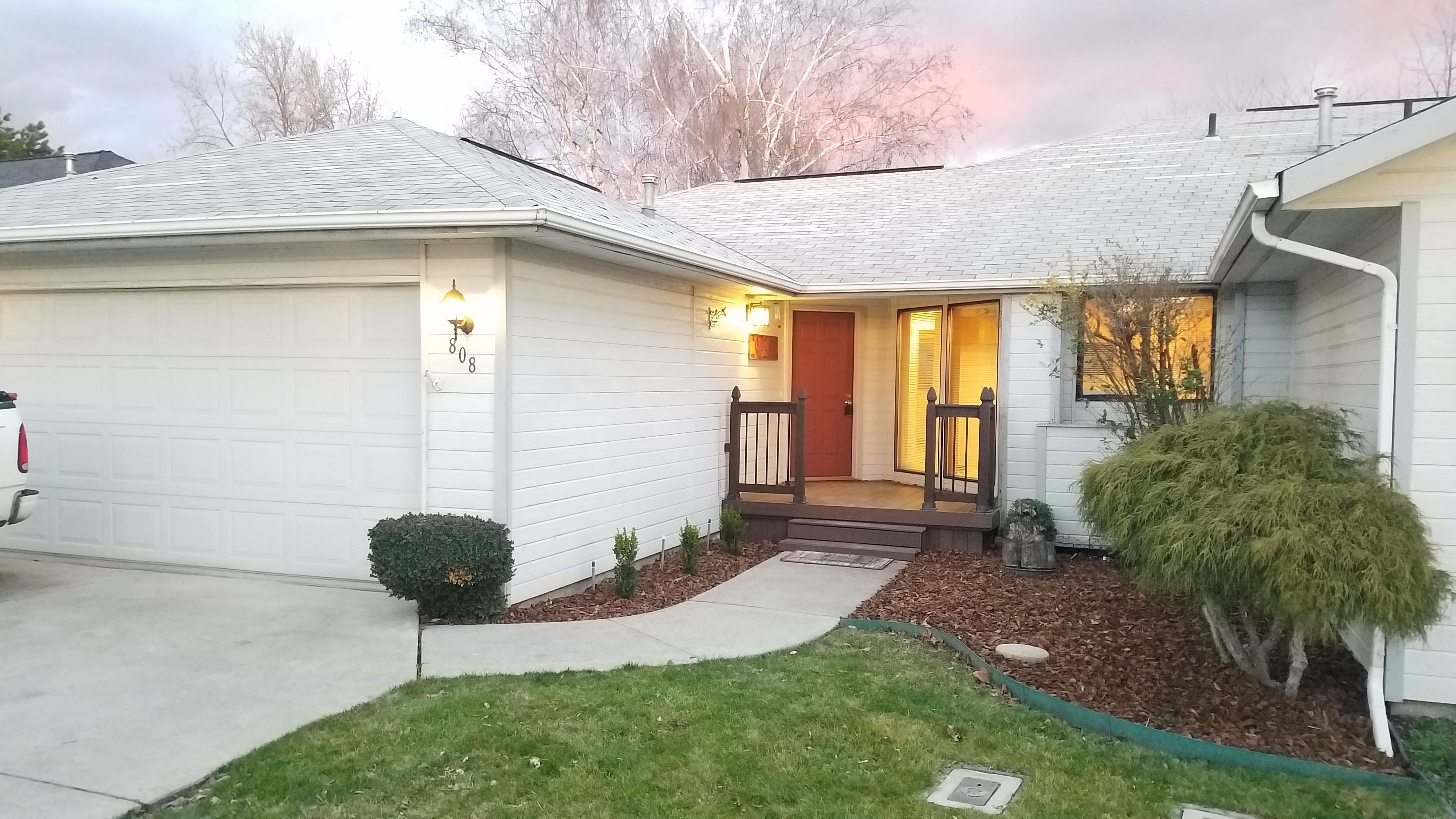 808 SE Sentry Dr.